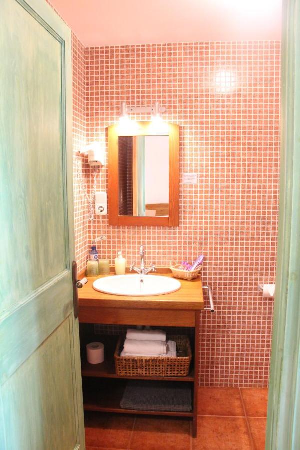 Hostal L'Ou De Reig Мунсень Екстер'єр фото